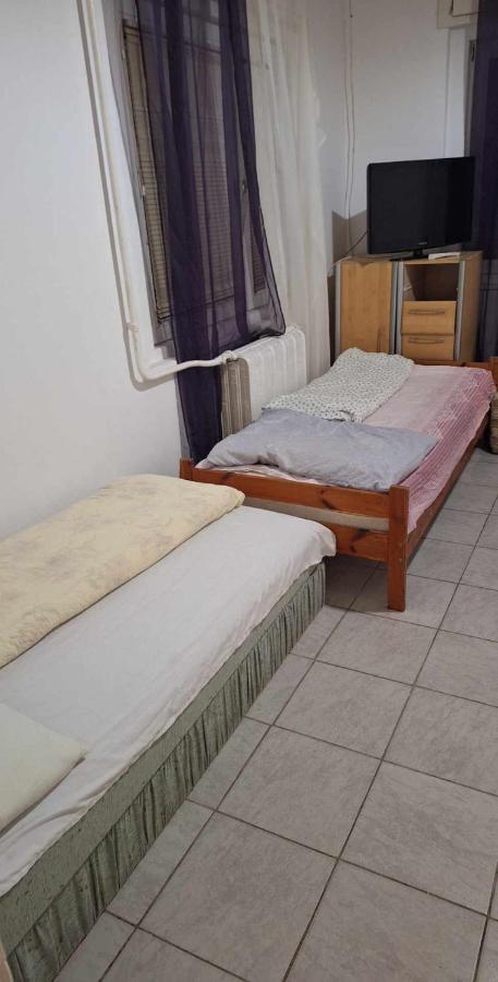 Pihenes A Malomtonal Privat Berlemeny Guest House Tapolca Exterior photo
